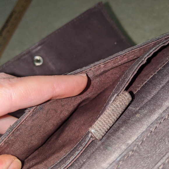 Liz claiborne wallet - Picture 9 of 15